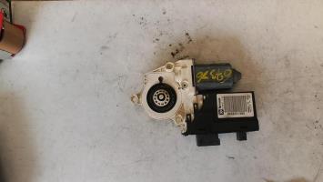 Moteur leve vitre avant droit