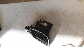 Aerateur tableau de bord avant gauche