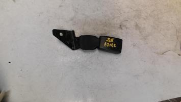 Enganche de cinturón trasero izquierdo