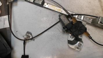 Leve vitre electrique avant droit
