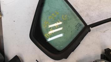 Custode avant gauche (porte)