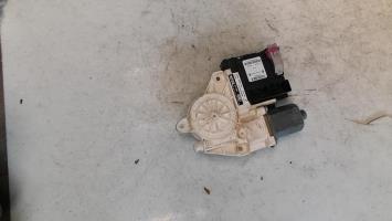 Moteur leve vitre avant droit