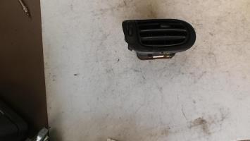 Aerateur tableau de bord avant gauche