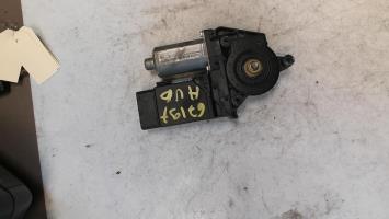 Moteur leve vitre avant droit
