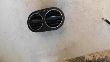 Aerateur tableau de bord avant gauche