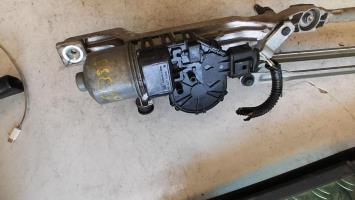 Moteur essuie glace avant