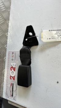 Attache ceinture arriere droit