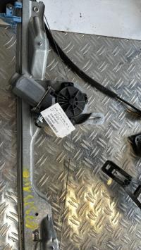 Leve vitre electrique avant gauche