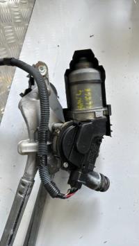 Moteur essuie glace avant