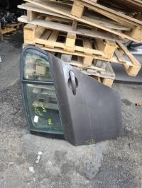 Puerta trasera izquierda