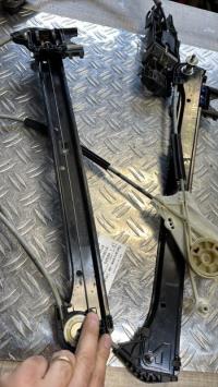 Mecanisme de leve vitre electrique avant droit