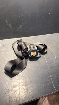 Ceinture avant droit
