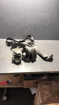 Ceinture avant droit