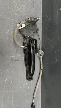 Poignee porte avant gauche
