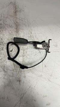 Attache ceinture arriere droit