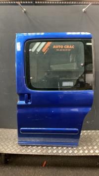Porte laterale gauche