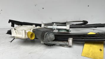 Leve vitre electrique avant droit