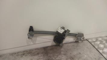 Moteur leve vitre avant droit
