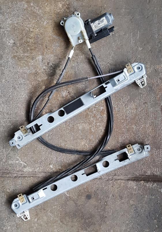 Mecanisme de leve vitre electrique avant gauche