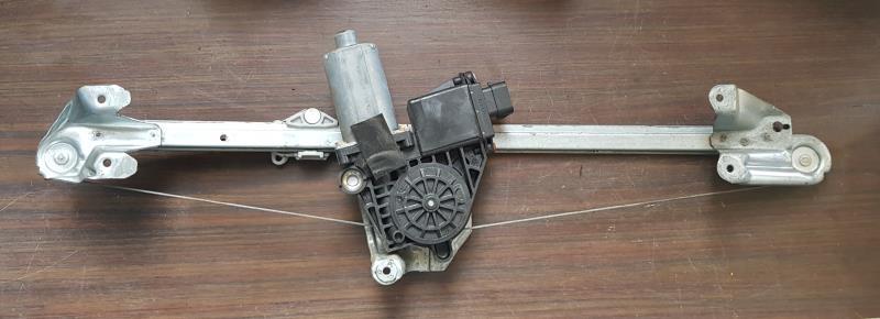 Mecanisme de leve vitre electrique avant gauche