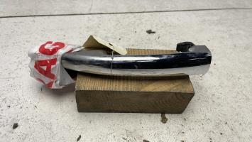 Poignee porte avant droit