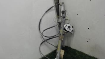 Leve vitre electrique avant gauche