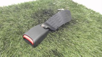 Attache ceinture arriere gauche