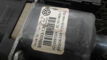 Moteur leve vitre avant droit