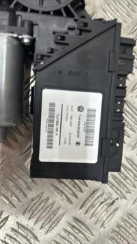 Moteur leve vitre arriere gauche