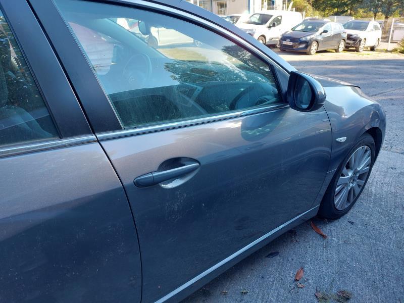 Porte avant droit