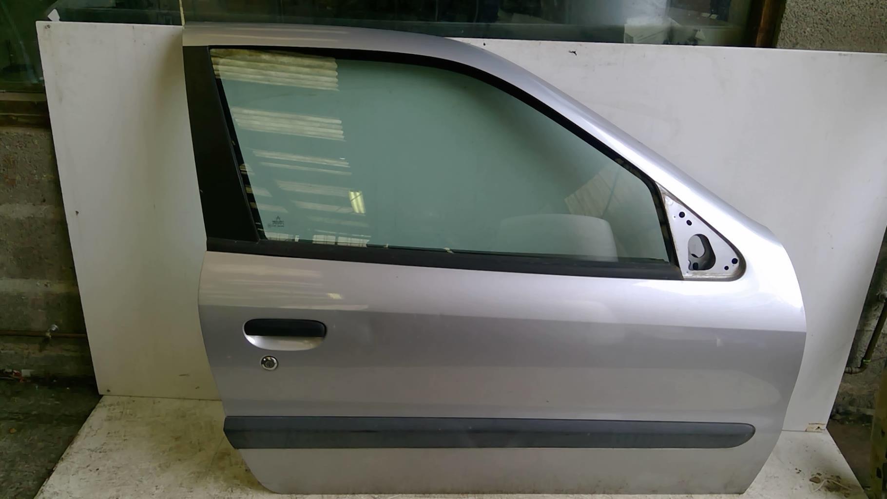 Porte avant droit