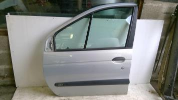 Porte avant gauche