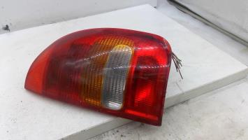 Feu arriere principal droit (feux)