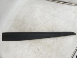Baguette de porte avant gauche