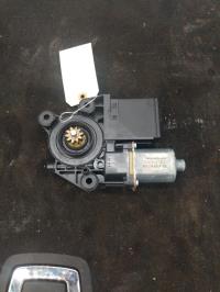 Moteur leve vitre avant droit