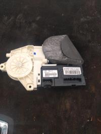 Moteur leve vitre avant gauche
