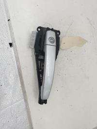 Poignee porte avant gauche