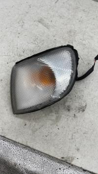 Optique avant secondaire gauche (feux)(clignotant)