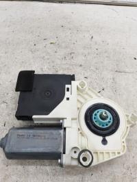Moteur leve vitre avant gauche