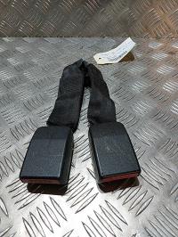 Attache ceinture arriere droit