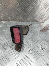 Attache ceinture arriere droit