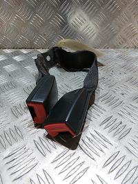 Attache ceinture arriere droit