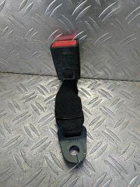 Attache ceinture arriere droit