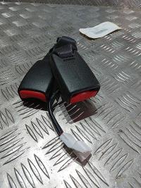 Attache ceinture arriere droit