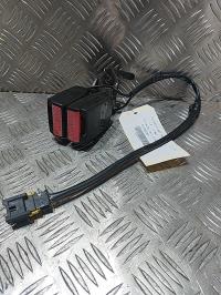 Attache ceinture arriere droit