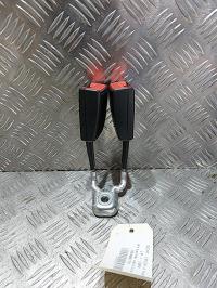 Attache ceinture arriere gauche
