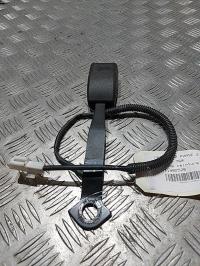 Attache ceinture avant gauche