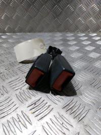 Attache ceinture arriere droit