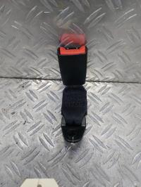 Attache ceinture arriere droit