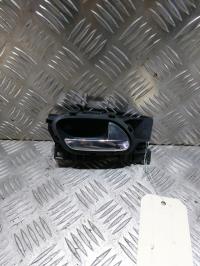 Poignee interieur avant droit